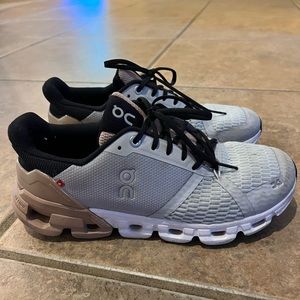 Womens On Cloud Shoe